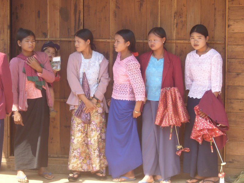 Travel - Myanmar - Kalaw Shan - Monks Enter The Monastery